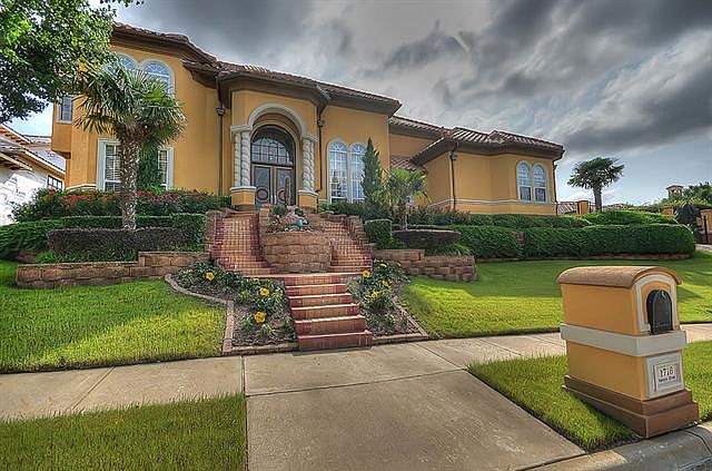1st image of 1716 Nelson Dr