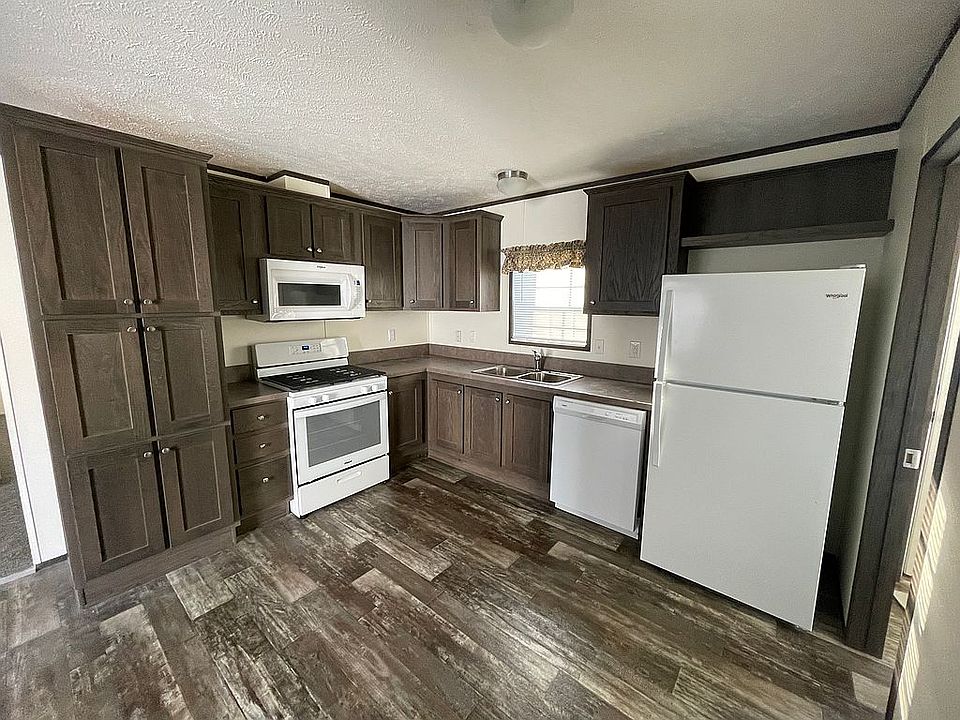 1st image of 7 Vanilla Ln