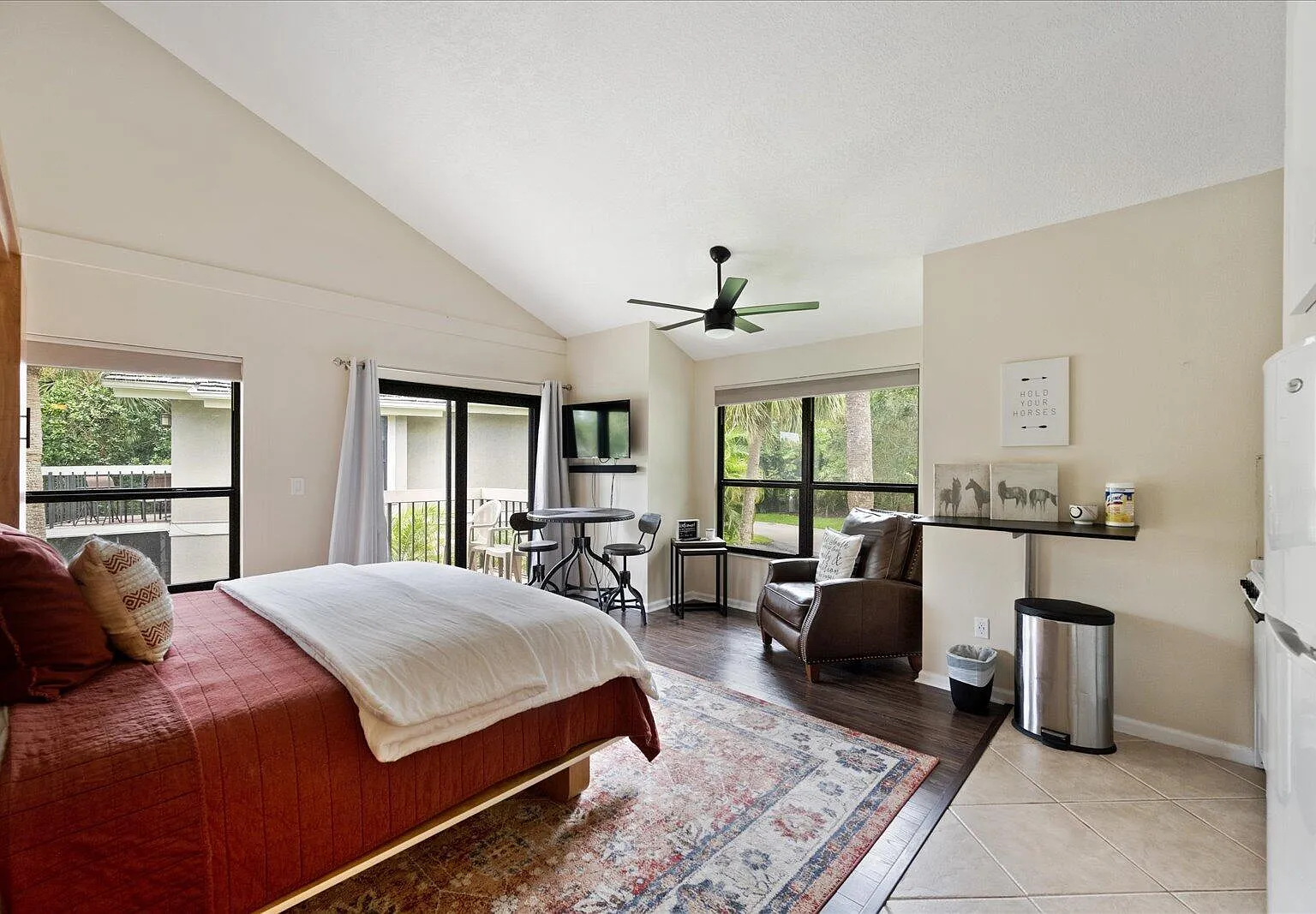 1 bed, 1.0 bath, 500 sqft, $3,000 — Photo 3