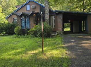 40 Division St, Easthampton, MA 01027