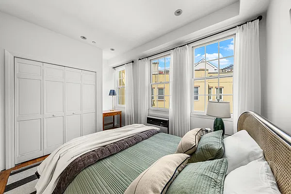 Bedroom, photo 2