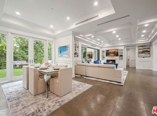 126 N Canyon View Dr, Los Angeles, CA 90049