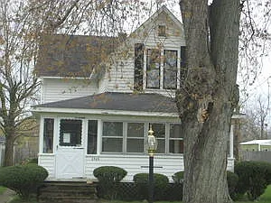 2566 Ashman St photo 1
