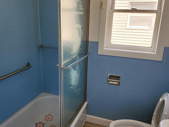 3rd image of 1449 Little Ave