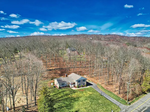 15 Fairfield Road, Oxford, CT 06478