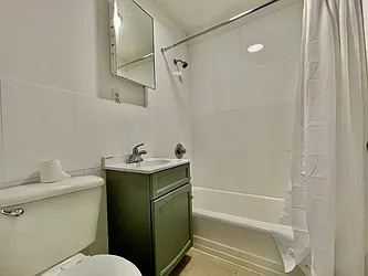 Rented by R New York