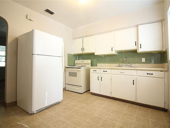 4th image of 133 C St