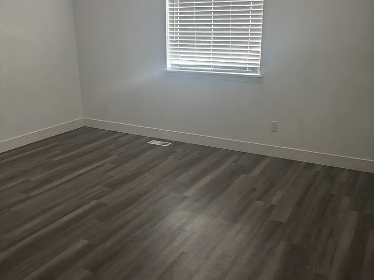 611 Shay Ln — Photo 4