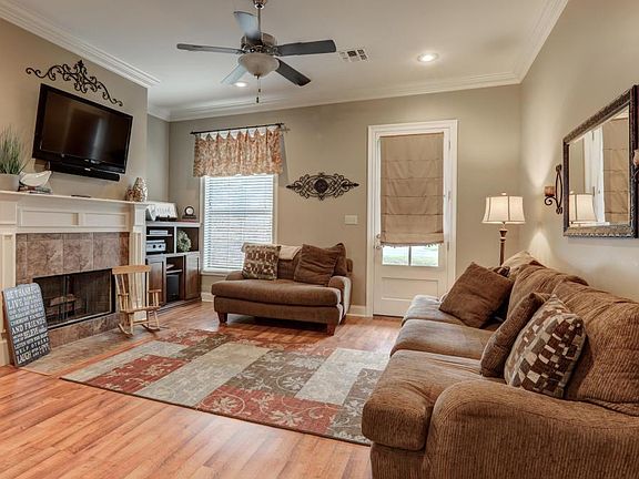 4th image of 105 Summit Crest Dr