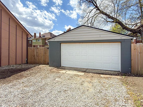 4th image of 848 S Champion Ave