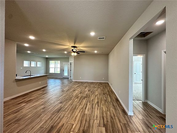 4th image of 3011 Seeker St