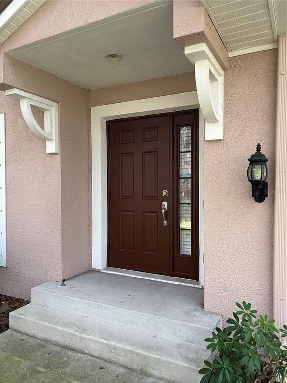 3 bed, 2.0 bath, 2045 sqft, $4,000 — Photo 2