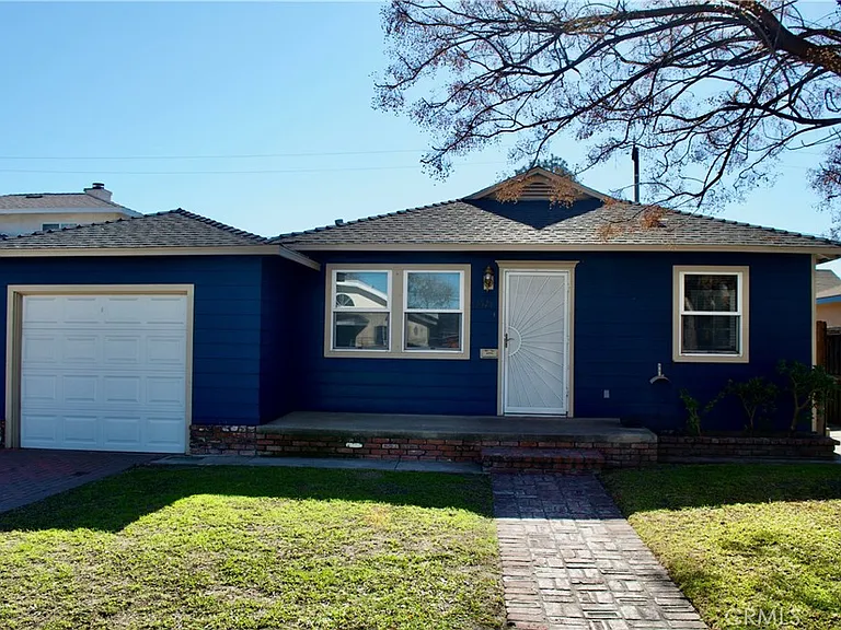 2528 W Flower Ave — Photo 1
