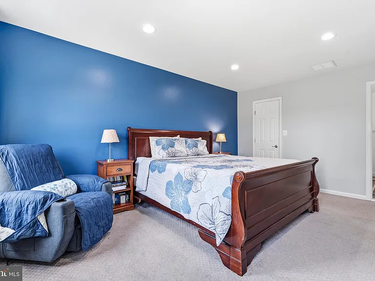 13922 Rutgers Ct — Photo 43