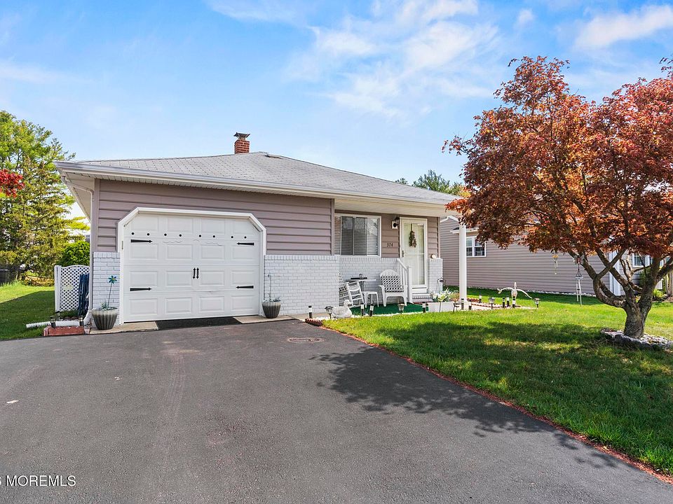 1st image of 374 Barbados Drive N