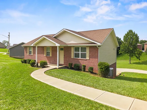 135 Grand Crossing Dr, Somerset, KY 42503