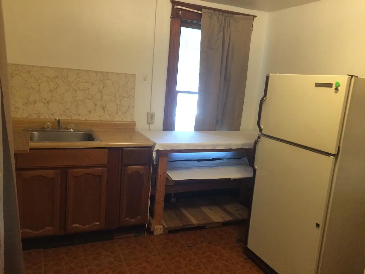 Kitchen with newly painted interior walls. - 811 Fremont St #3