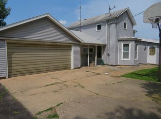 6940 W Stephenson Rd, Freeport, IL 61032