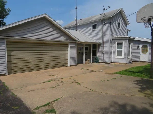 6940 W Stephenson Rd, Freeport, IL 61032