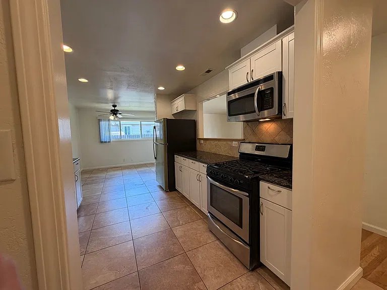 10495 Malaga Way — Photo 30