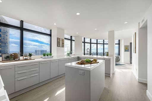 3rd image of 100 Harbor Dr #3305-06
