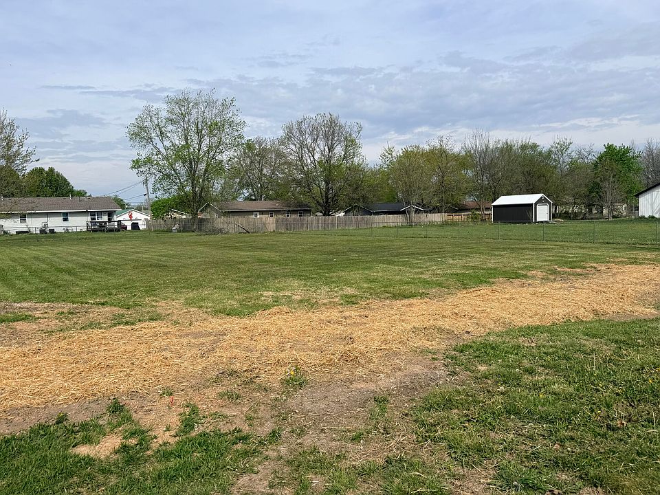 1st image of 000 Robin Road