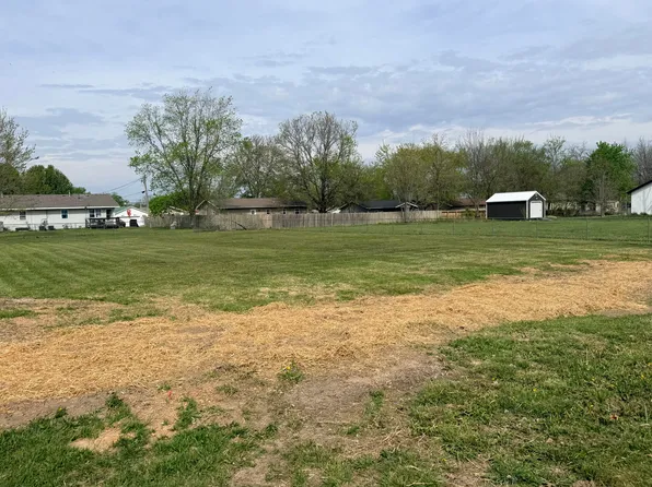 000 Robin Road, Mountain Grove, MO 65711