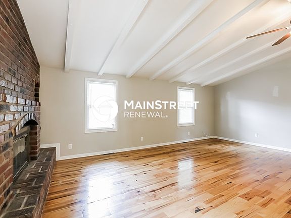 4th image of 1010 S Appleton Ave