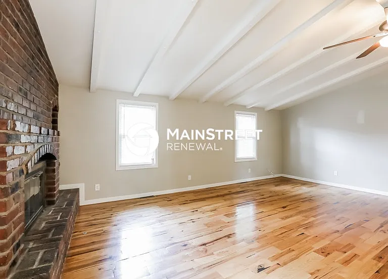 1010 S Appleton Ave — Photo 6