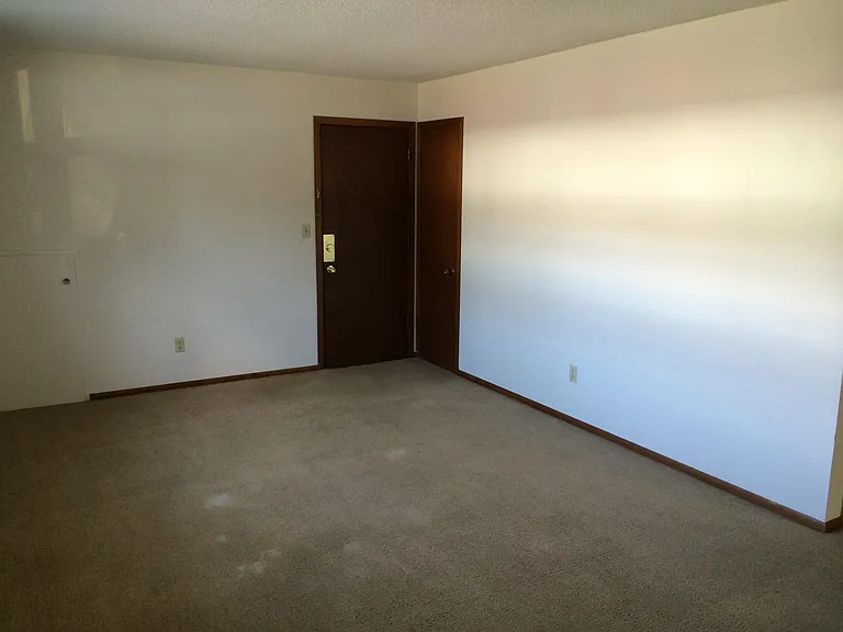 1243 4th Ave SW #1 — Photo 3