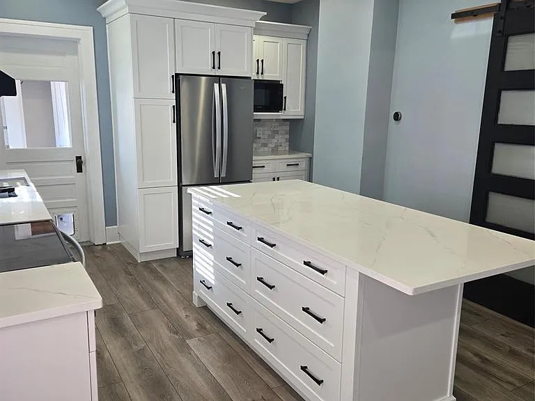 567 Oak St — Photo 6