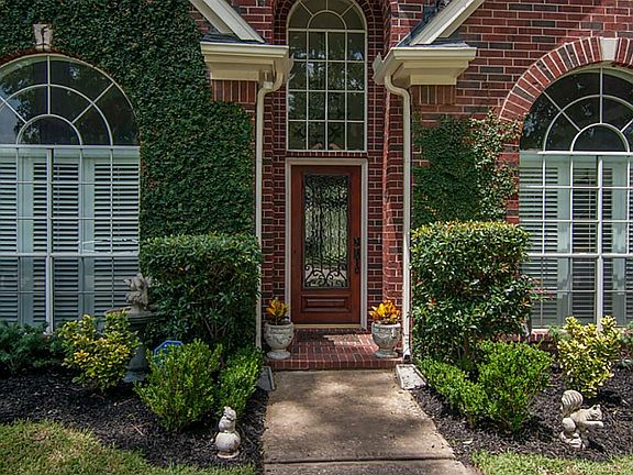 Rare find. One story 2800+ sq ft.