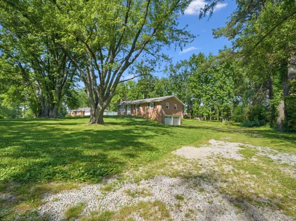3300 Maple Ln, Newburgh, IN 47630
