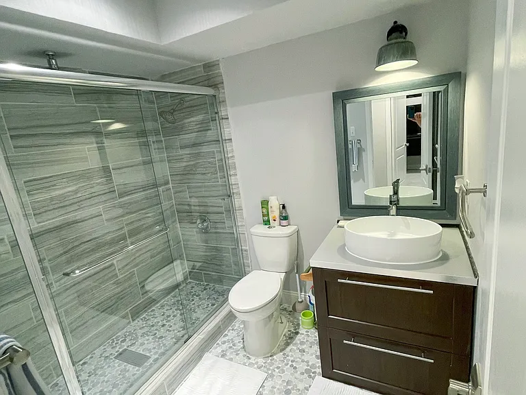 Bathroom 01