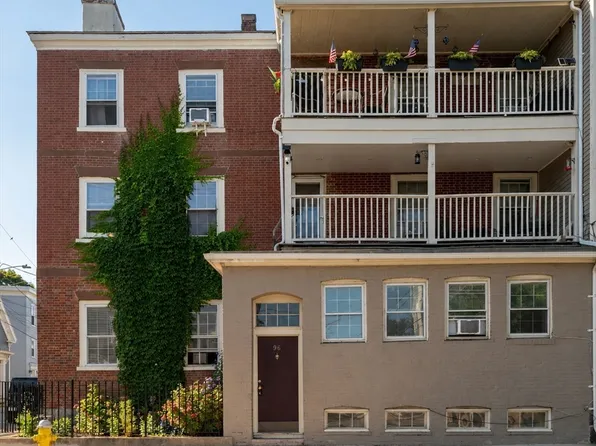 96 Derby St #1, Salem, MA 01970