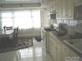 3rd image of 798 E Carl Ave