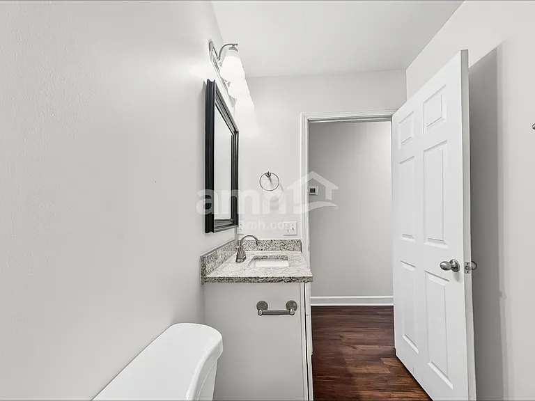 921 Sundance Dr — Photo 16