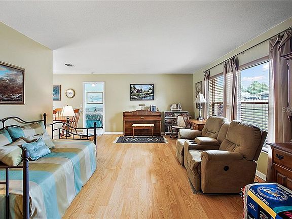 5th image of 35225 Queens Way