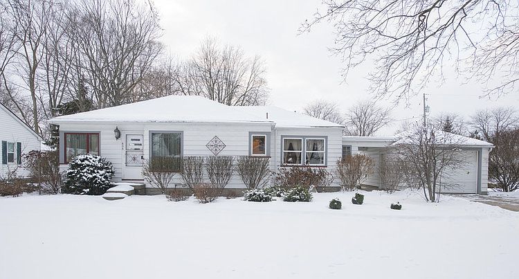 1st image of 605 Cottonwood St