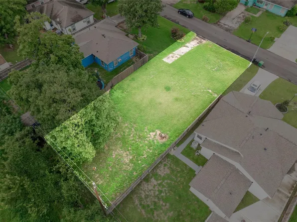 225 Hyta St, Houston, TX 77018