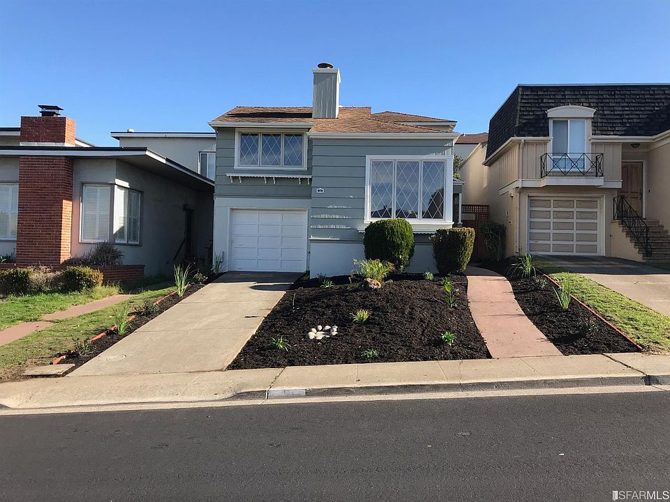 1st image of 16 Sheffield Dr