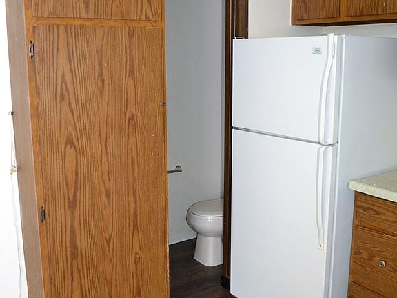 3rd image of 863 Lincoln Ave APT 6