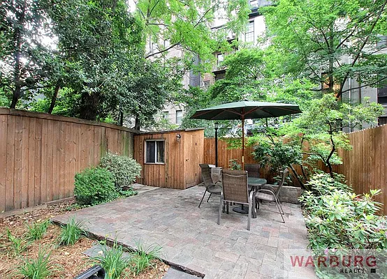 Sold by Warburg | media 12