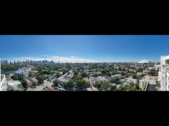 4th image of 601-1000 NW 7th St #601