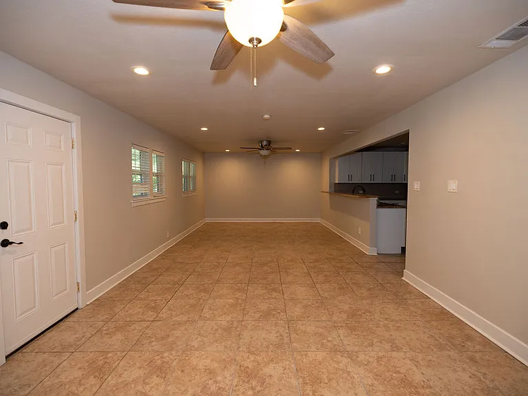 231 N Guilford Dr — Photo 14