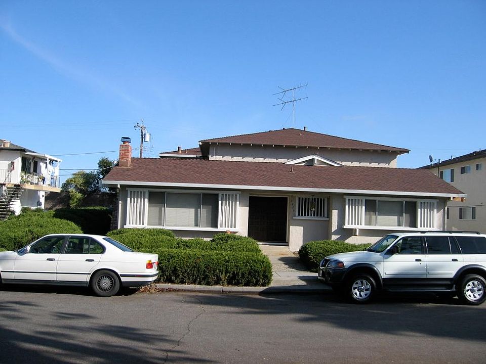 1st image of 1571 Brookvale Dr APT 1