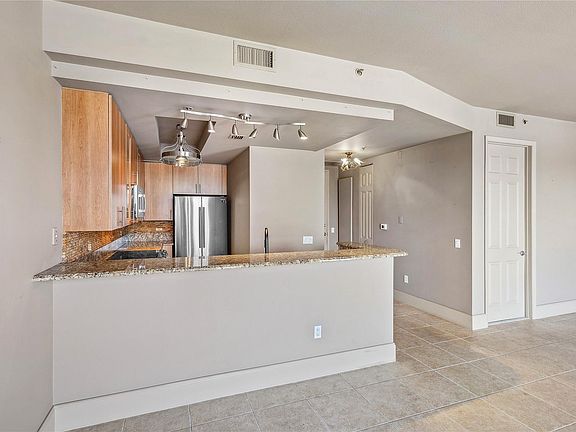 5th image of 2631 NE 14th Avenue #303