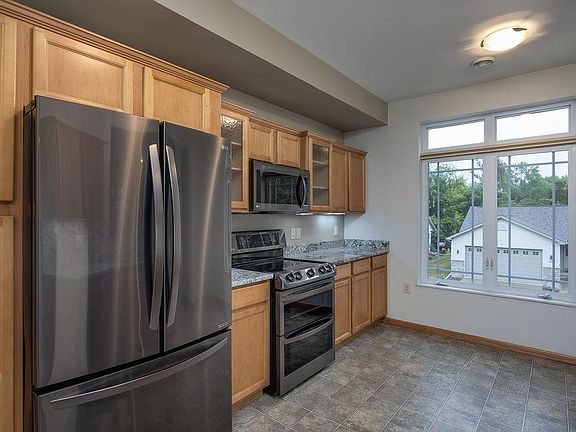4th image of 131 Carriage Way