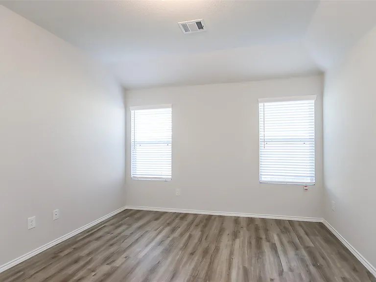 17327 Cuthbert St — Photo 9