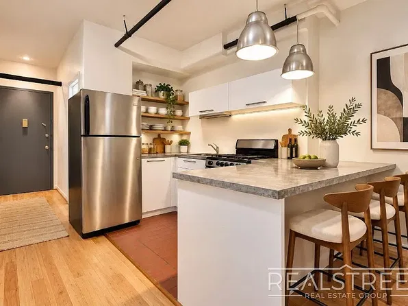 337 Kent Ave APT 2H, Brooklyn, NY 11249